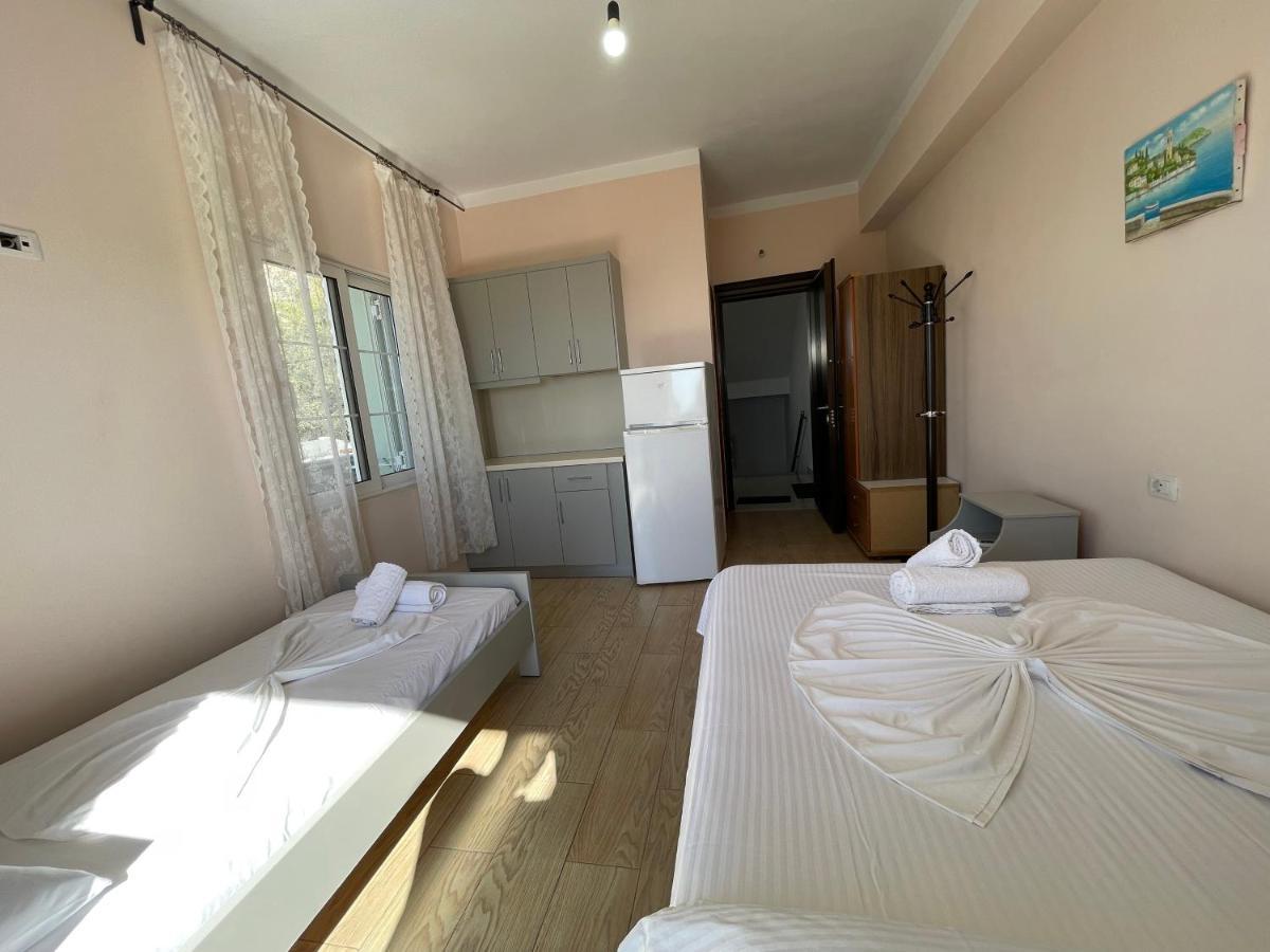 ساراندا Villa Xhevdet المظهر الخارجي الصورة