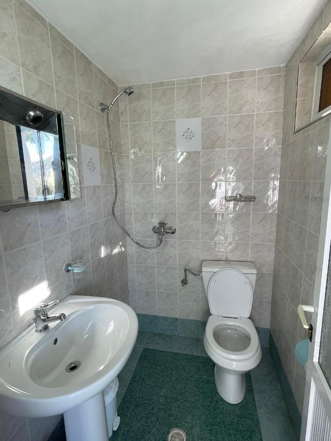 ساراندا Villa Xhevdet المظهر الخارجي الصورة