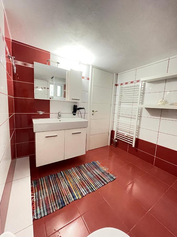 ساراندا Villa Xhevdet المظهر الخارجي الصورة