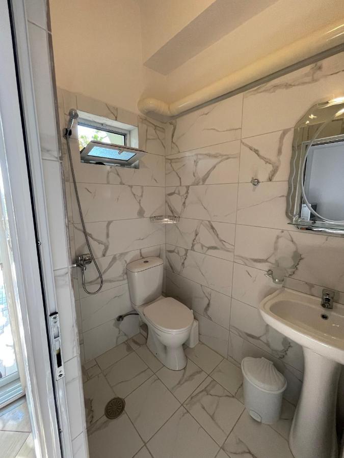 ساراندا Villa Xhevdet المظهر الخارجي الصورة