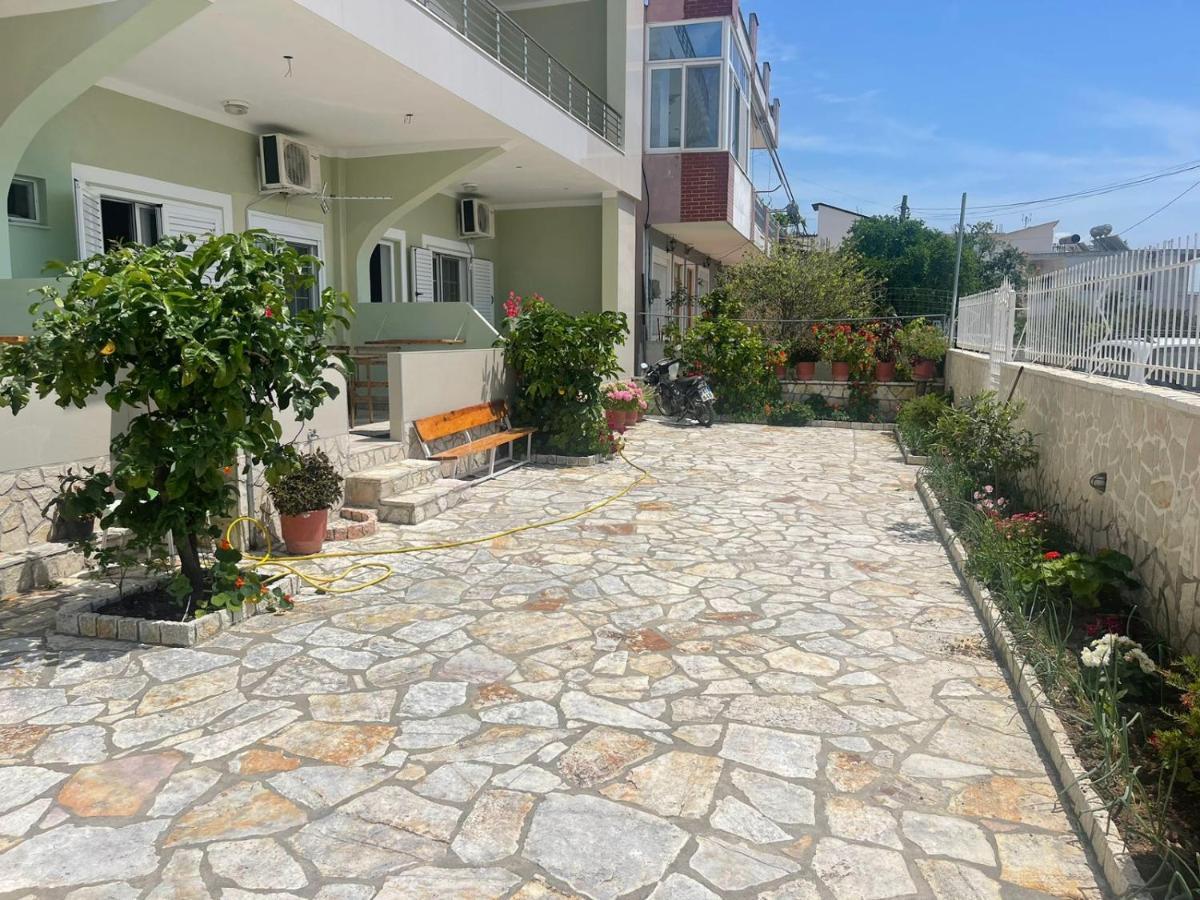 ساراندا Villa Xhevdet المظهر الخارجي الصورة