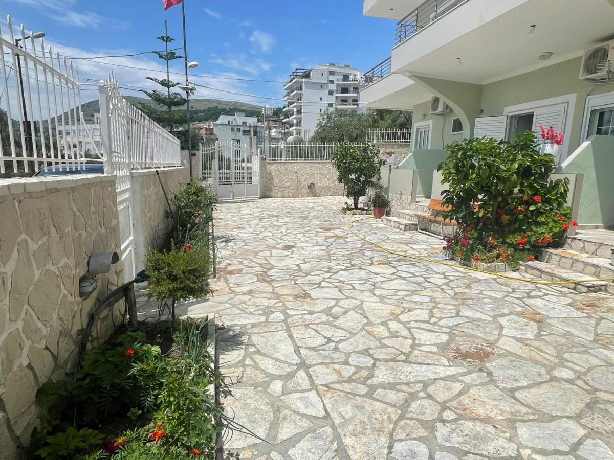ساراندا Villa Xhevdet المظهر الخارجي الصورة